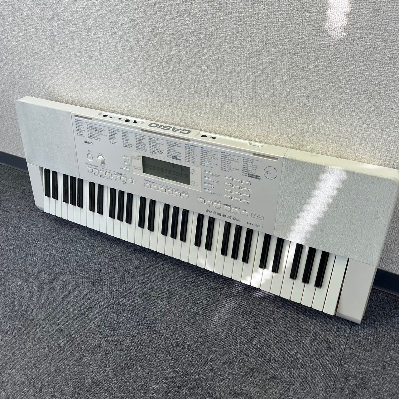 CASIO】電子ピアノ61鍵盤 LK-211 - メルカリ