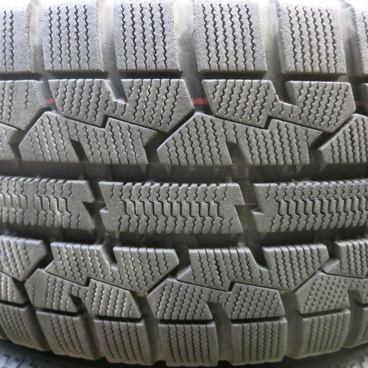 バリ溝！9.5分☆LEONIS VT 215/55R17 スタッドレス トーヨー