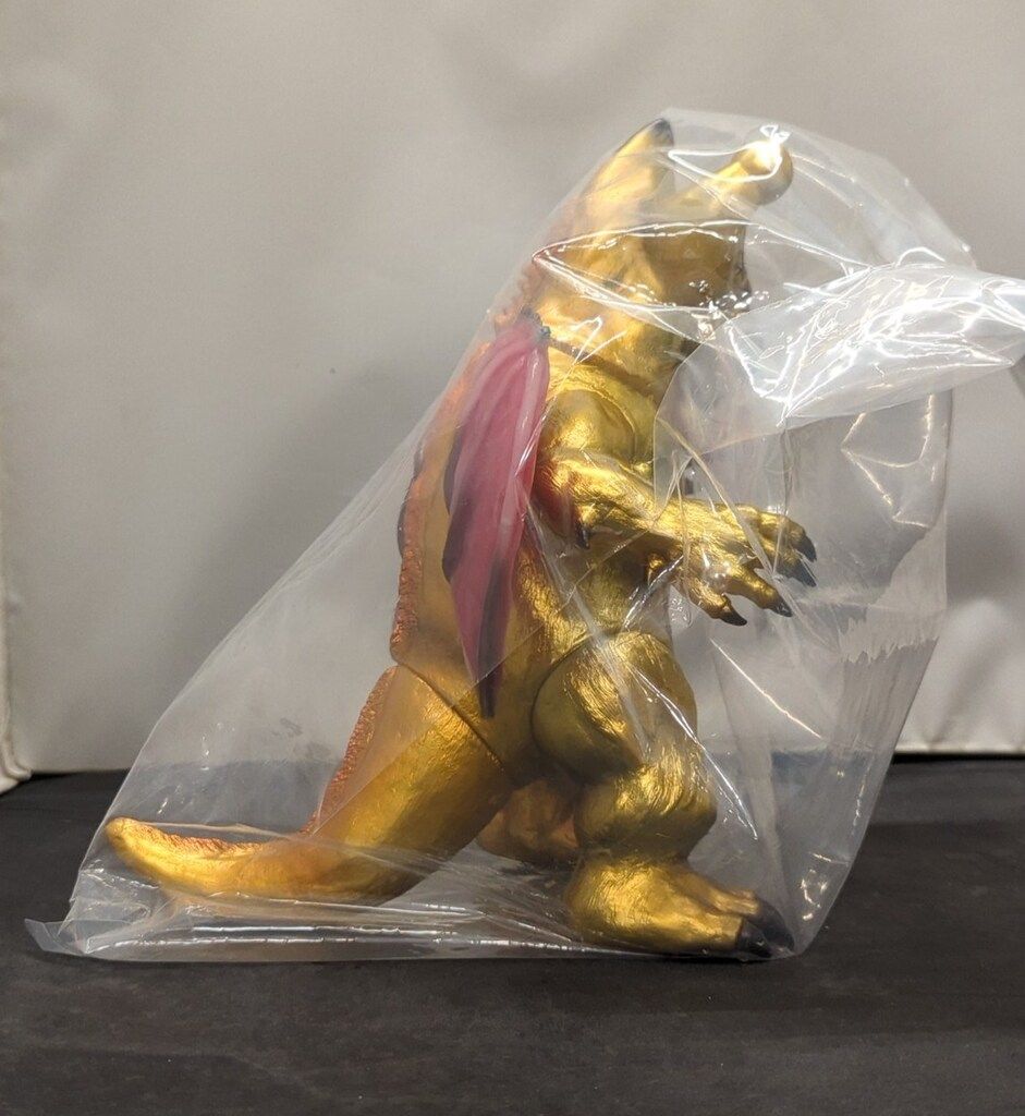 シカルナ工房 宇宙怪獣 バグン 乳白色成型/金くるみ/メタ赤/黒塗装