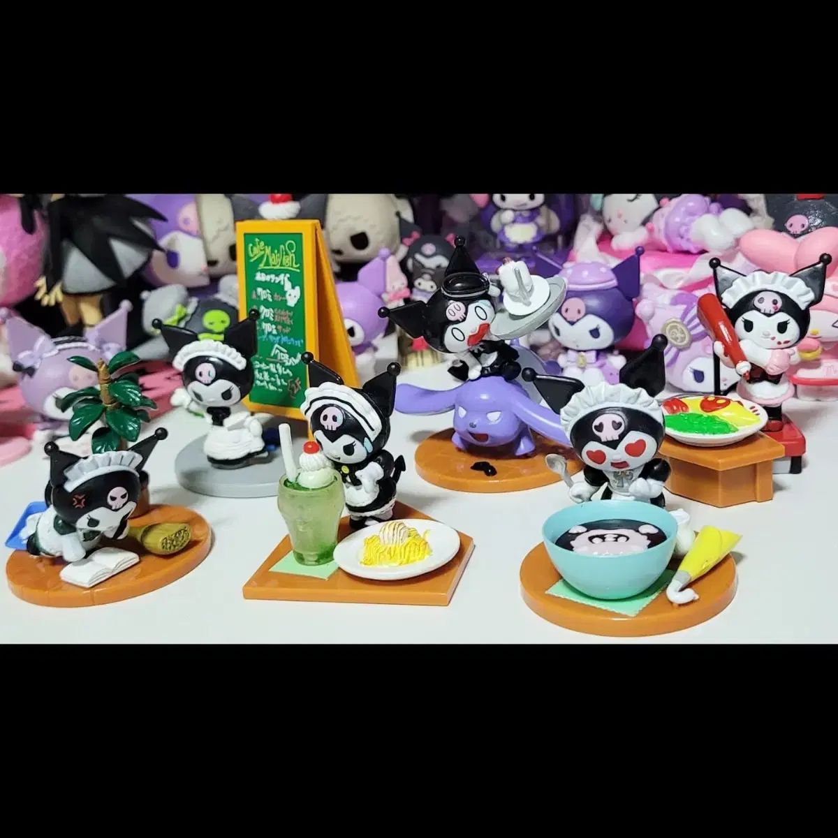 サンリオ クラシッククロミ メイドカフェ コラボ フィギュア ウェイトレス