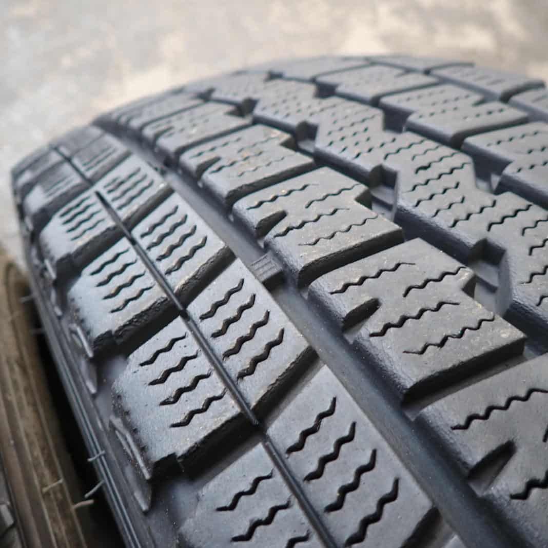 冬4本SET 会社宛 送料無料 195/80R15 107/105 LT ダンロップ 冬4本SET 会社宛 送料無料 195/80R15 107/105 LT ダンロップ