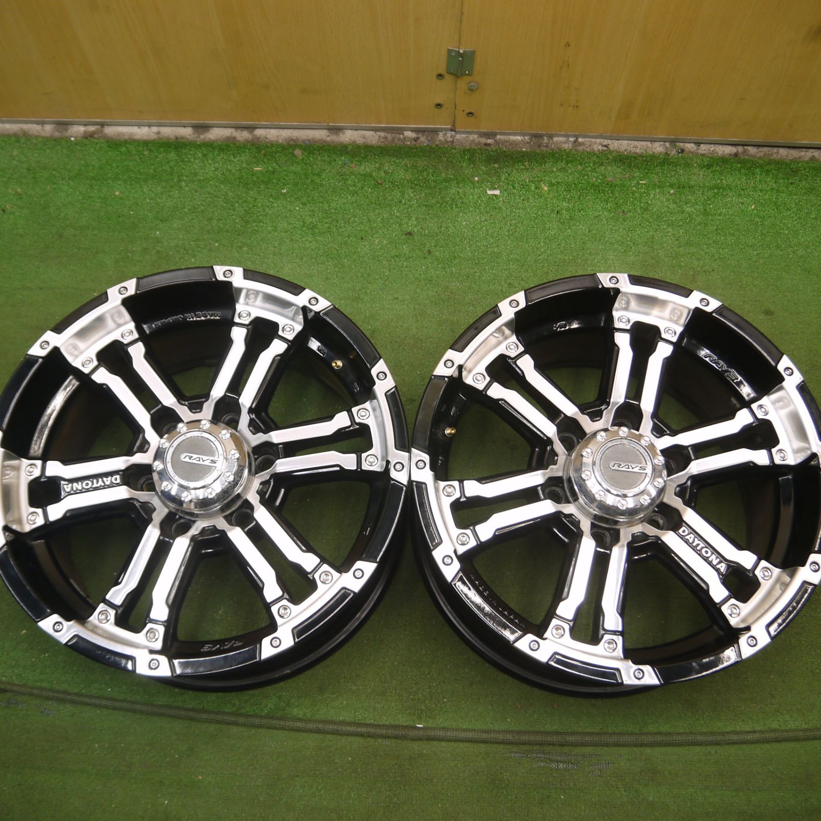 *送料無料* キレイRAYS DAYTONA FDX レイズ デイトナ 17インチ ホイール 17×8J PCD139.7/6H プラド ハイラックス等4061204Hホ