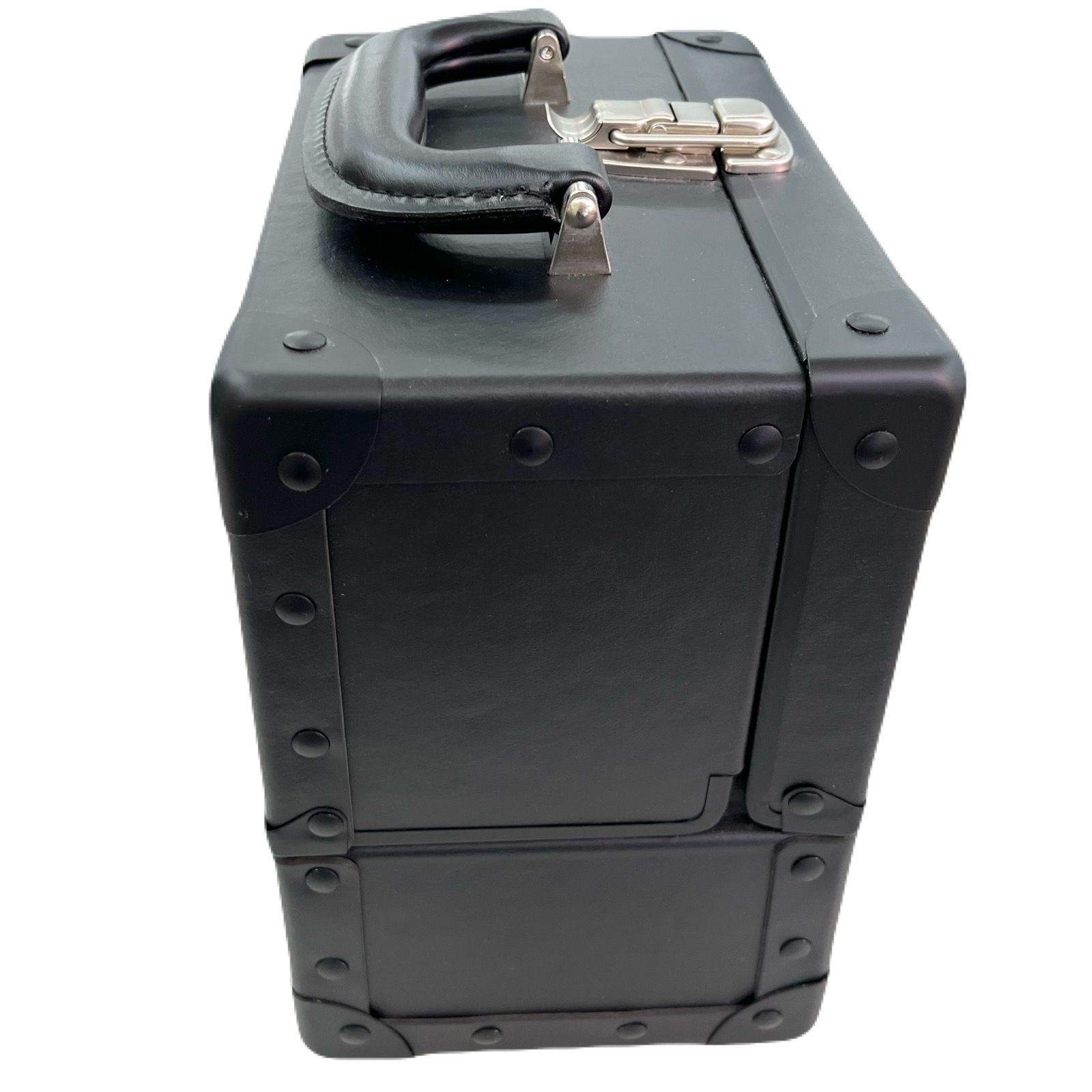 shu uemura x HELLO KITTY】シュウウエムラ×ハローキティ ロックザ