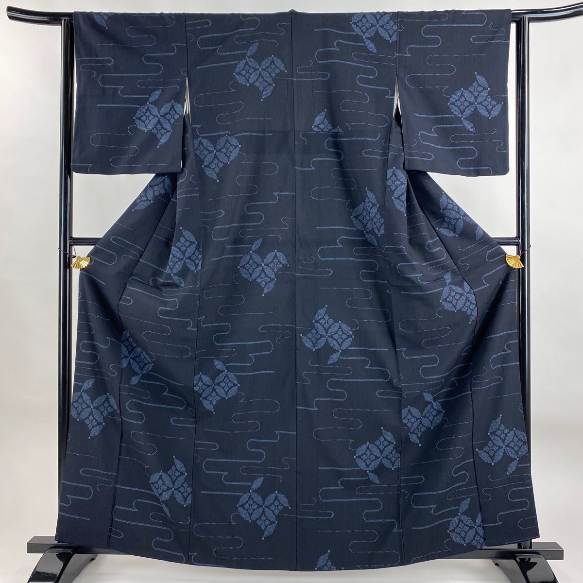 紬 身丈162.5cm 裄丈62cm S 袷 七宝 ヱ霞 濃紺 正絹 秀品