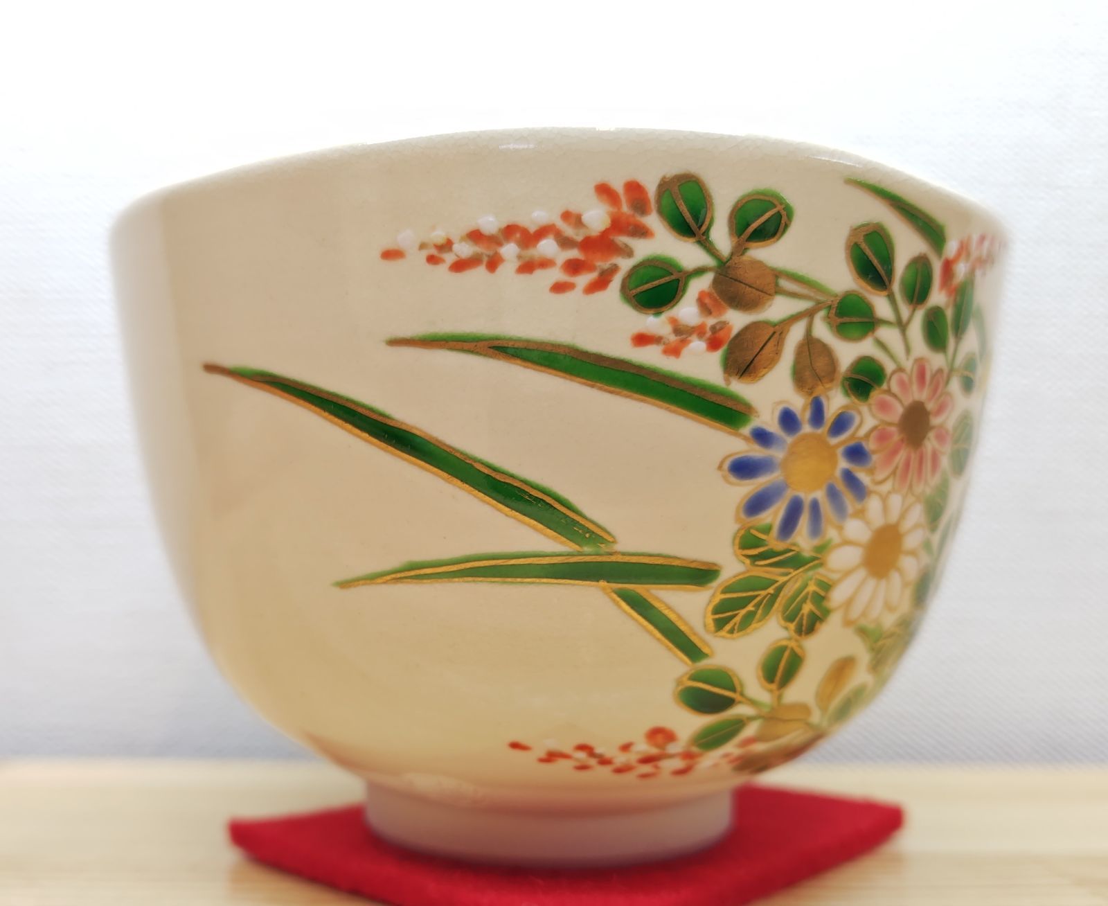 送料込【逢絢亭・新品】茶道具 茶碗 京焼 仁清 流水に青楓の図 廣田嵩花 紙箱 逢絢亭・新品】茶道具 茶碗 京焼 仁清 秋草の図 壱休窯 共箱入り