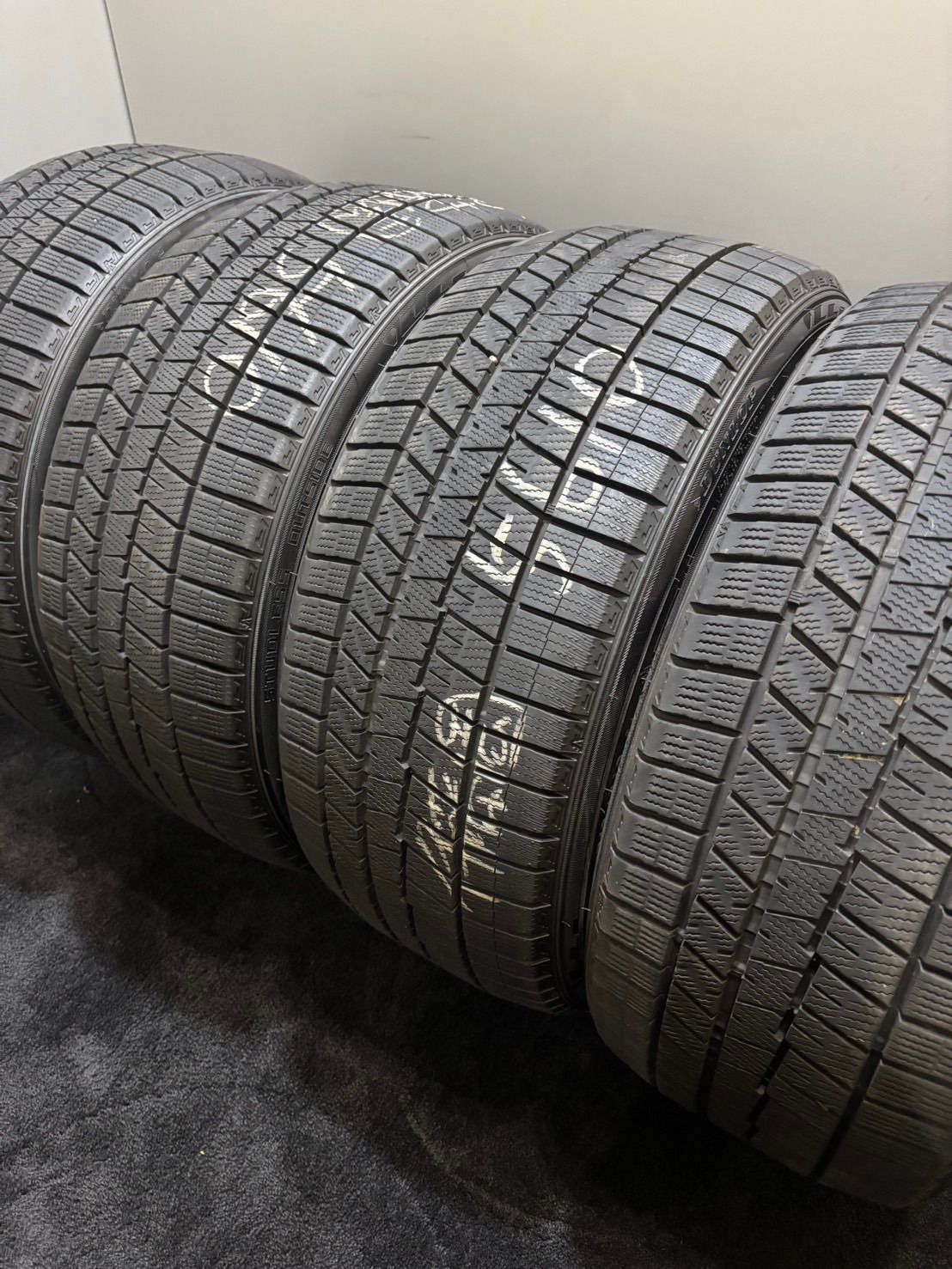 245|40R19 DUNLOP|WINTER MAXX 03 22年製 スタッドレス 4本 ダンロップ ウィンターマックス アルファード ヴェルファイア 南8-I525