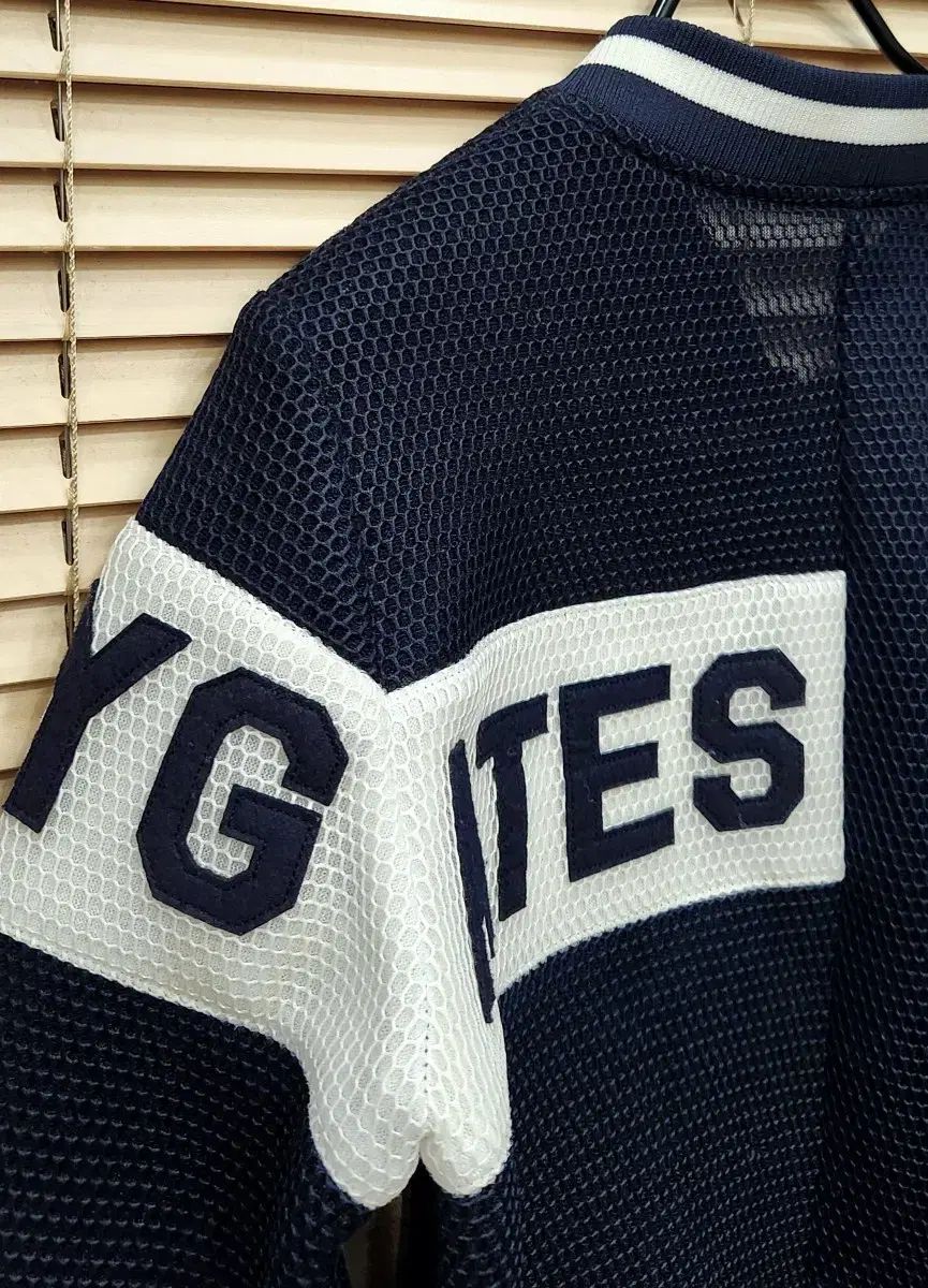 メッシュアウター