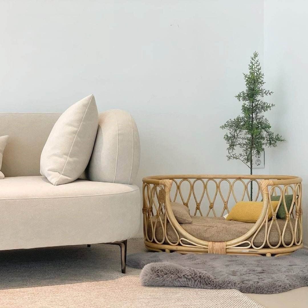 手作りのラタン編みペットベッド