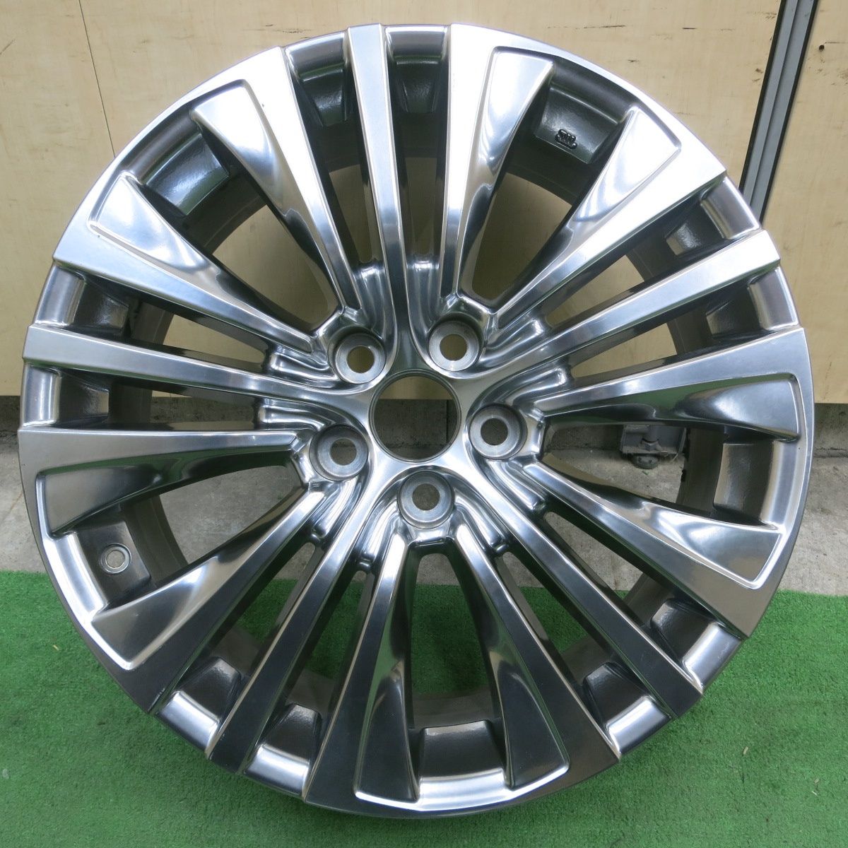 キレイ 1本 トヨタ 80系 ハリアー Zグレード 純正 ホイール 19インチ 19×7J PCD114.3|5H 5051702ナホ