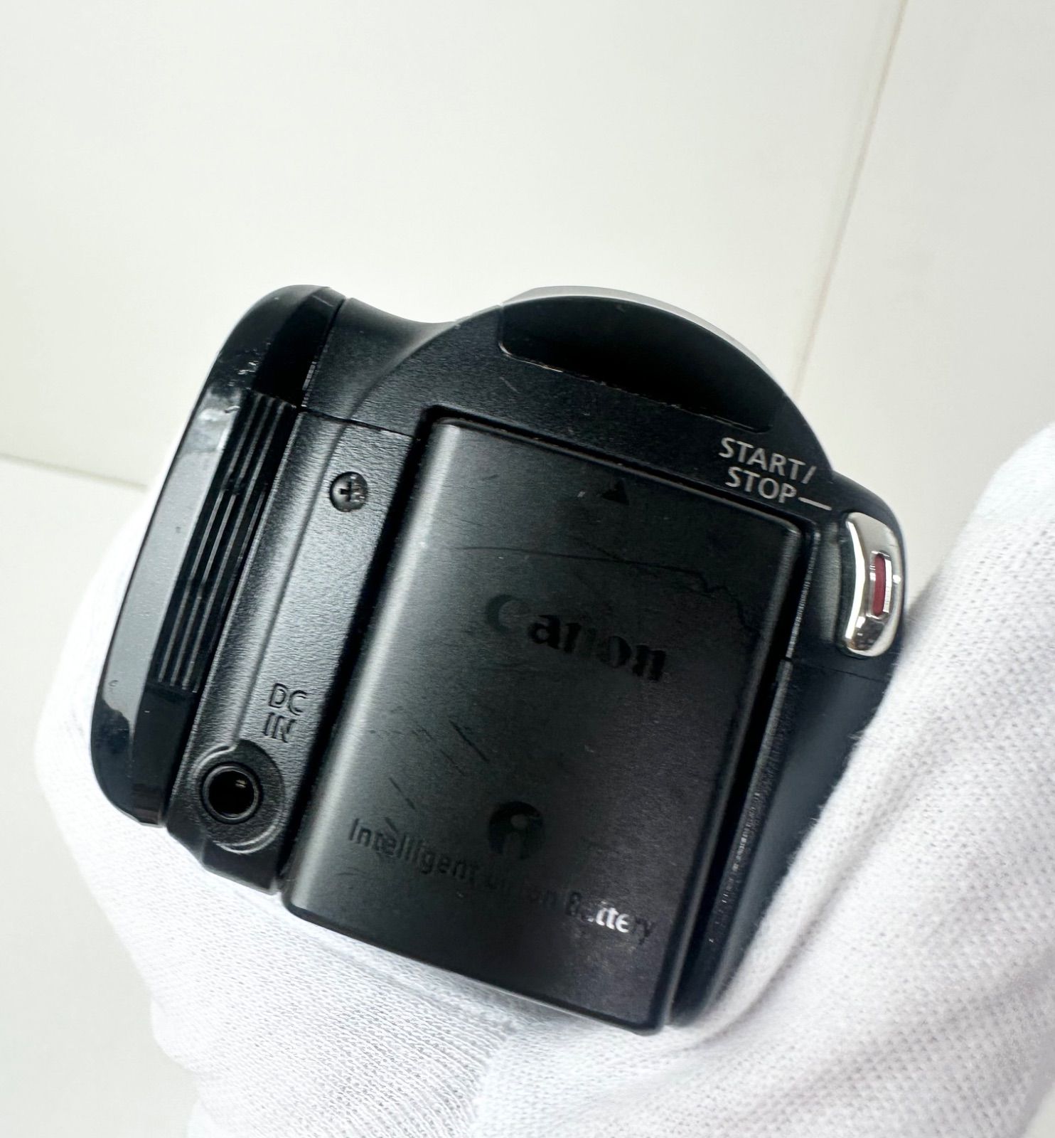 Canon iVIS HF M32 ビデオカメラ 本体 CANON iVIS HF M32 [スノーシルバー] 価格比較 - 価格.com