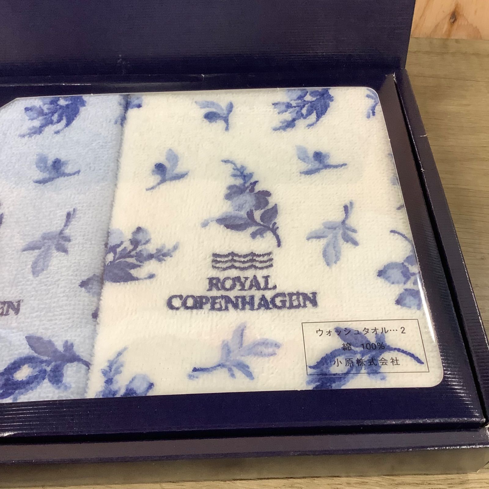 ジャンク品　未使用　箱付き　ロイヤルコペンハーゲン　ROYAL COPENHAGEN タオルセット　花柄　白　青　B299