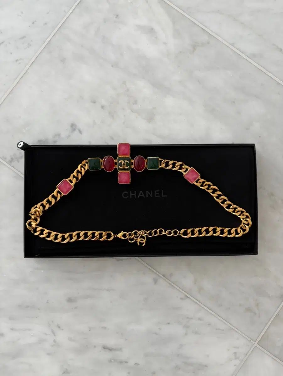 CHANEL シャネル