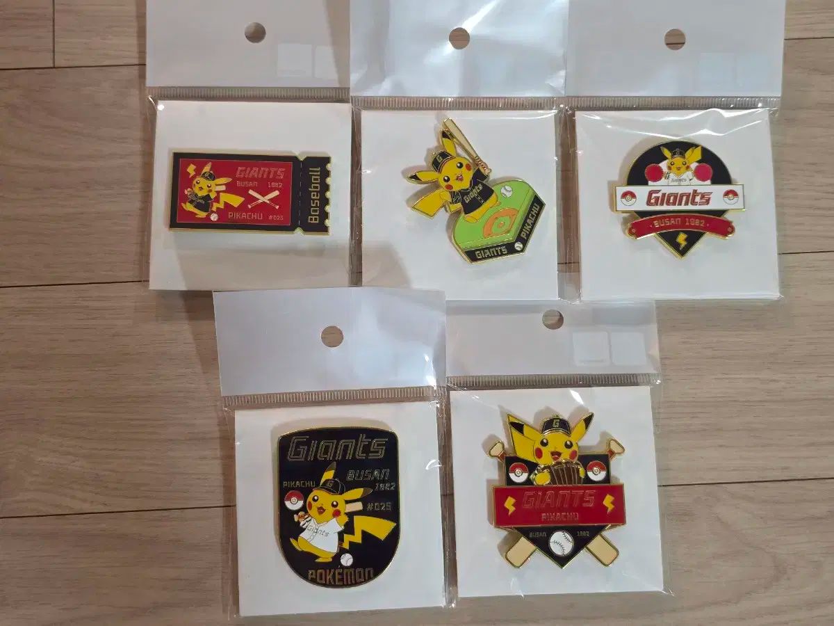 バッチ ロッテ ジァイアンツ ポケットモンスター ピカチュウ 金属 バッジ セット