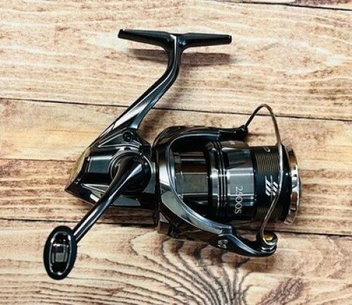 S スピニングリール