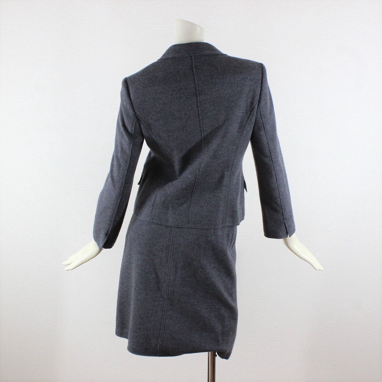 新品同様 自由区 スカート スーツ 上34 下30 7号 3号 S グレー 秋冬  