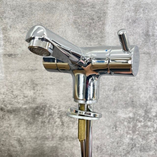 洗面用混合水栓 モデルルーム展示品 BORMA デンマーク レバー水栓 蛇口 シルバー NEOPEAL 泡沫アダプター 北欧|513433