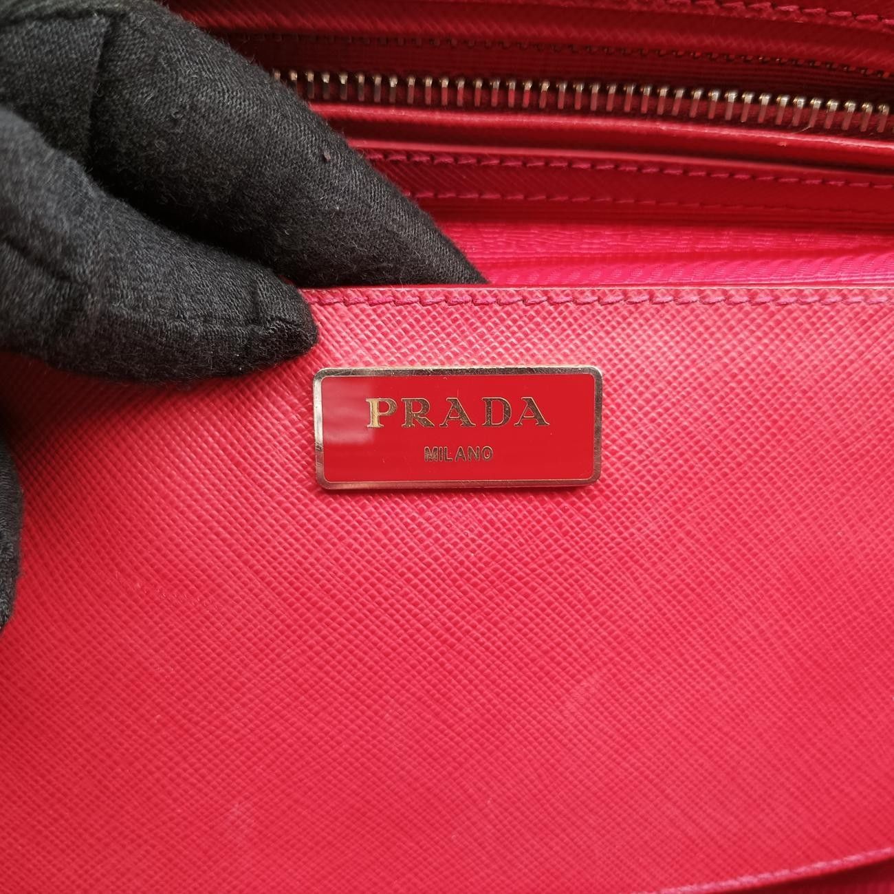 プラダPradaガレリア レッド