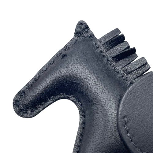 【新品未使用】HERMES ペガサスチャーム　ソーブラック　K刻印 エルメス ペガサスチャーム PM ソーブラック K刻印 - ブランド品