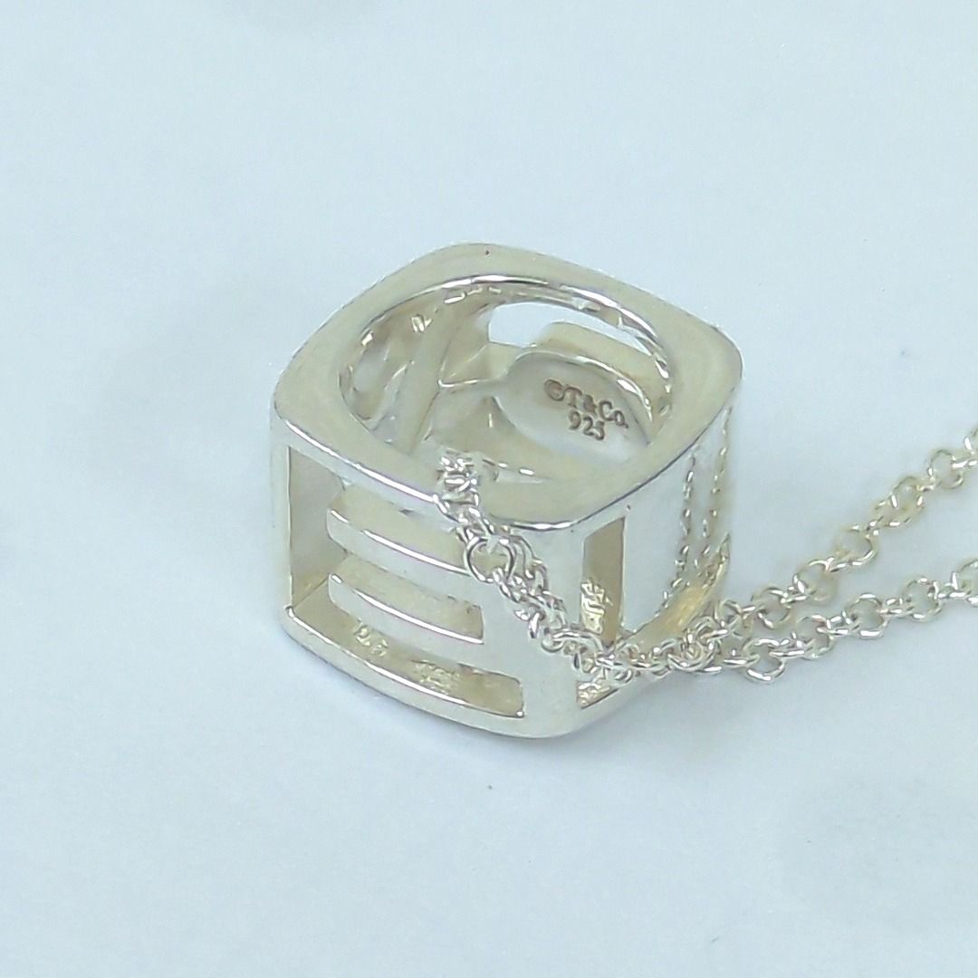 TIFFANY ティファニー　LOVE　キューブ　ネックレス　シルバー925 TIFFANY ティファニー LOVE キューブ ネックレス シルバー925