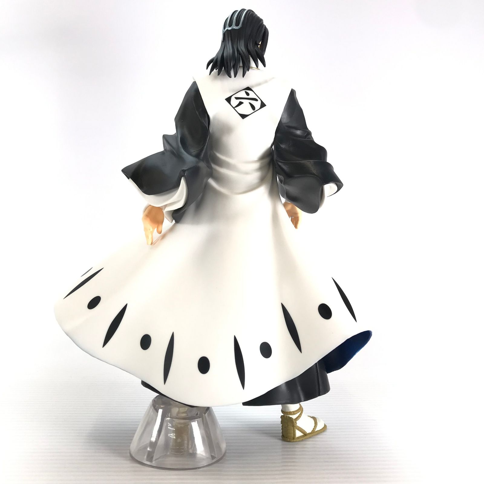 一番くじ ブリーチ BLEACH C賞 朽木白哉 フィギュア Amazon.co.jp: 一番くじ BLEACH 千年血戦篇 OP.1 C賞 朽木白哉