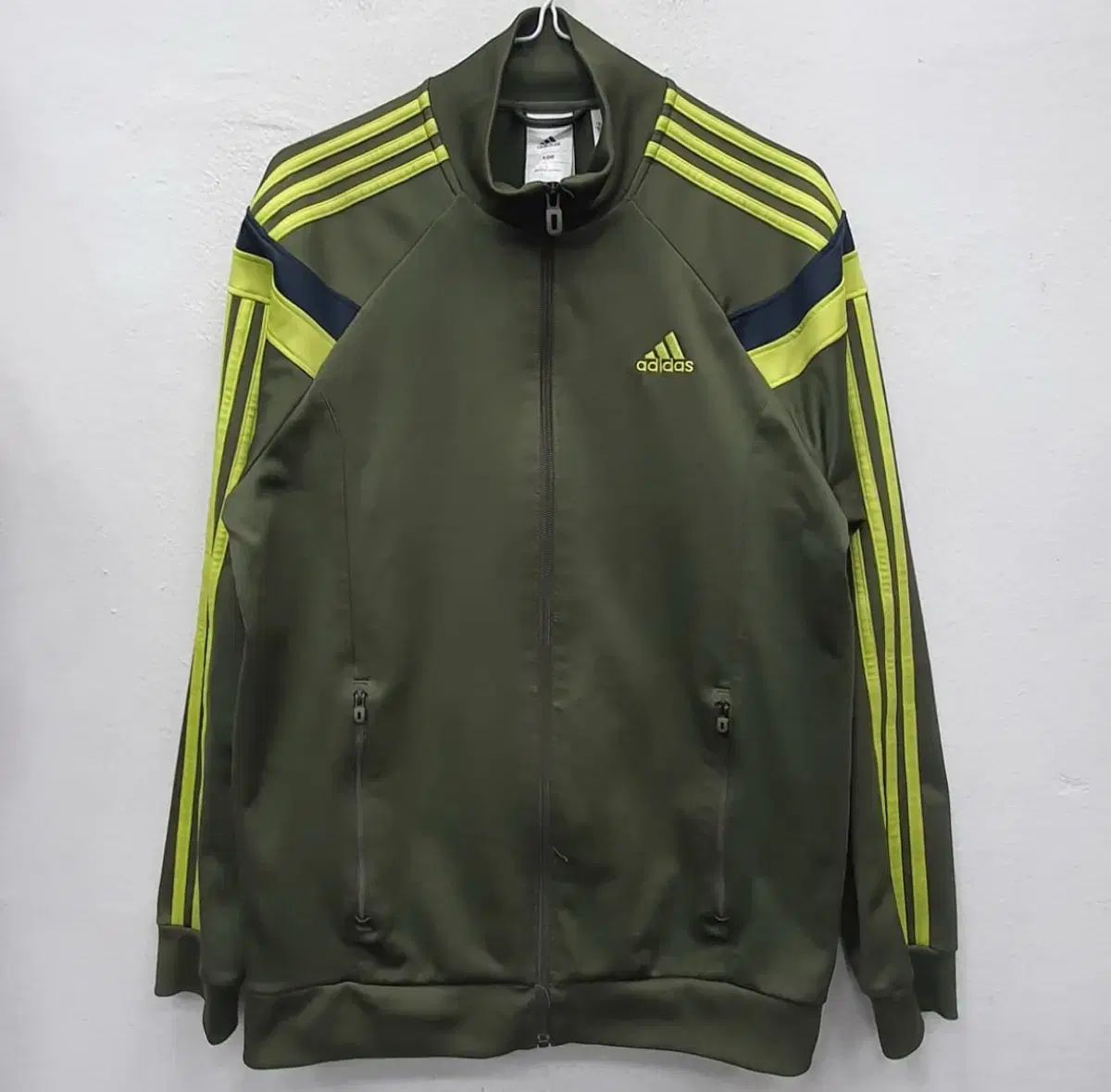 アディダス ジャージ カーキネオン 105
