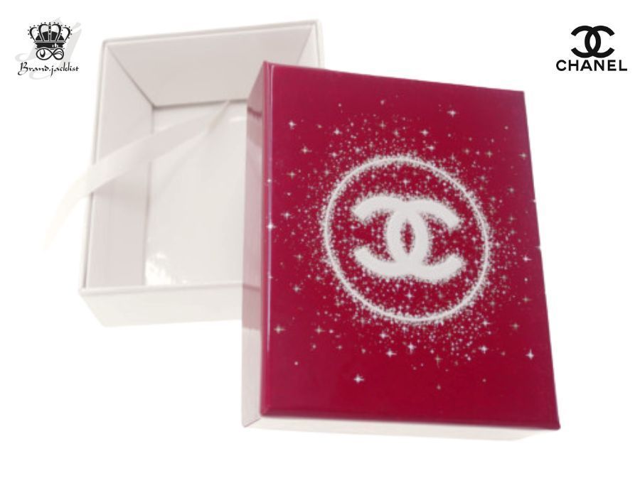 シャネル ホリデー限定 ラッピング BOX ギフトボックス クリスマスコフレ 空箱 CCロゴ レッド×ホワイト CHANEL 【Used 開封品】 -  メルカリ