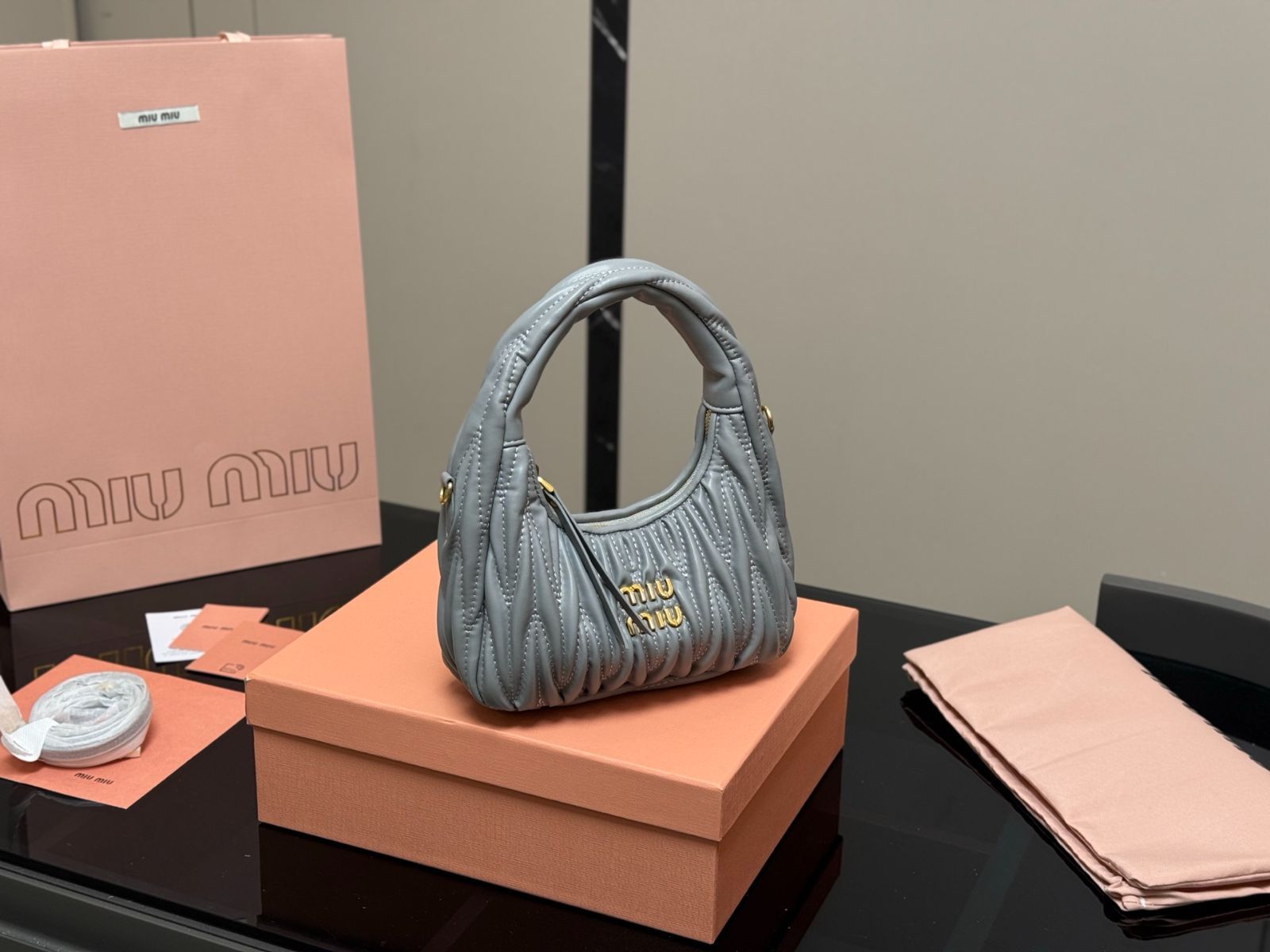 MIU MIU ワンダー ホボバッグ ? 22×11cm |
