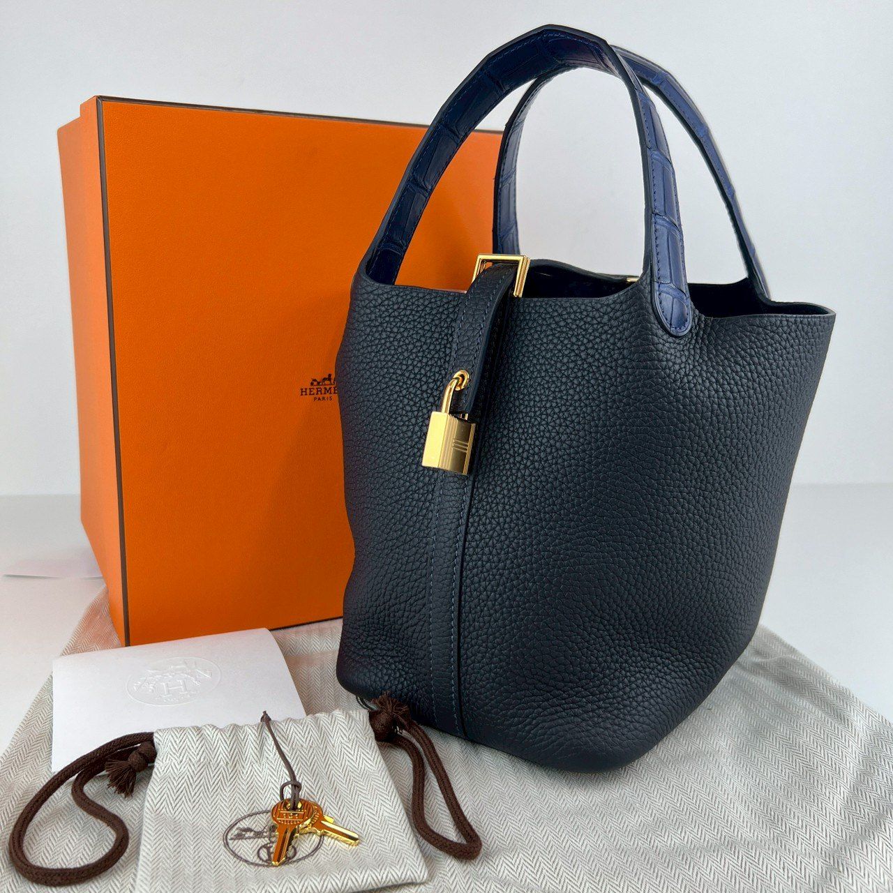 【新品同様 /Bleu Nuit × Gold金具】HERMES ピコタン 18 ウール 楽天市場】エルメス ピコタンロックタッチ18/PM ブルーニュイ