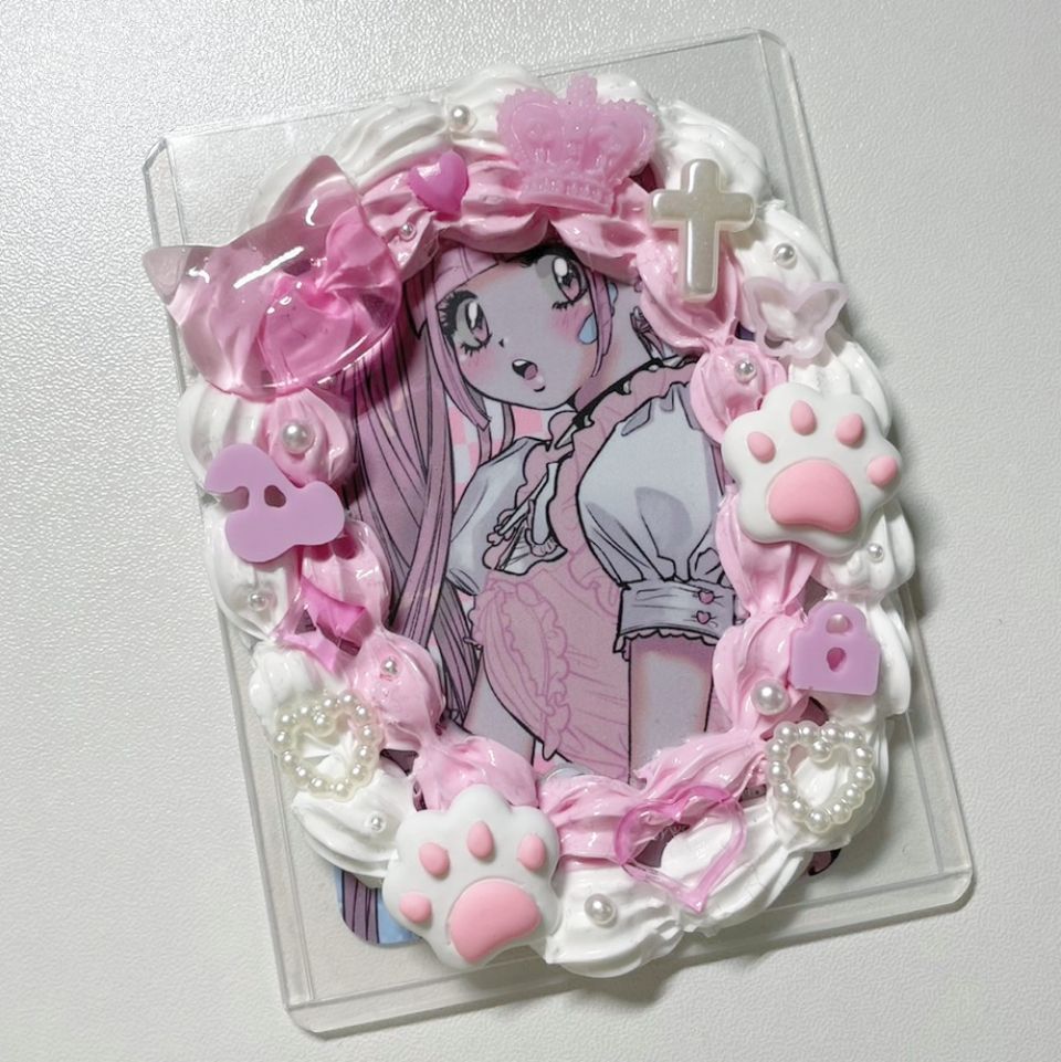 硬質ケースデコ 量産型 オタク オタ活 b7ピンク 白 イニシャル #112 硬質ケースデコ 量産型 オタク オタ活 b7 紫 白 イニシャル #106