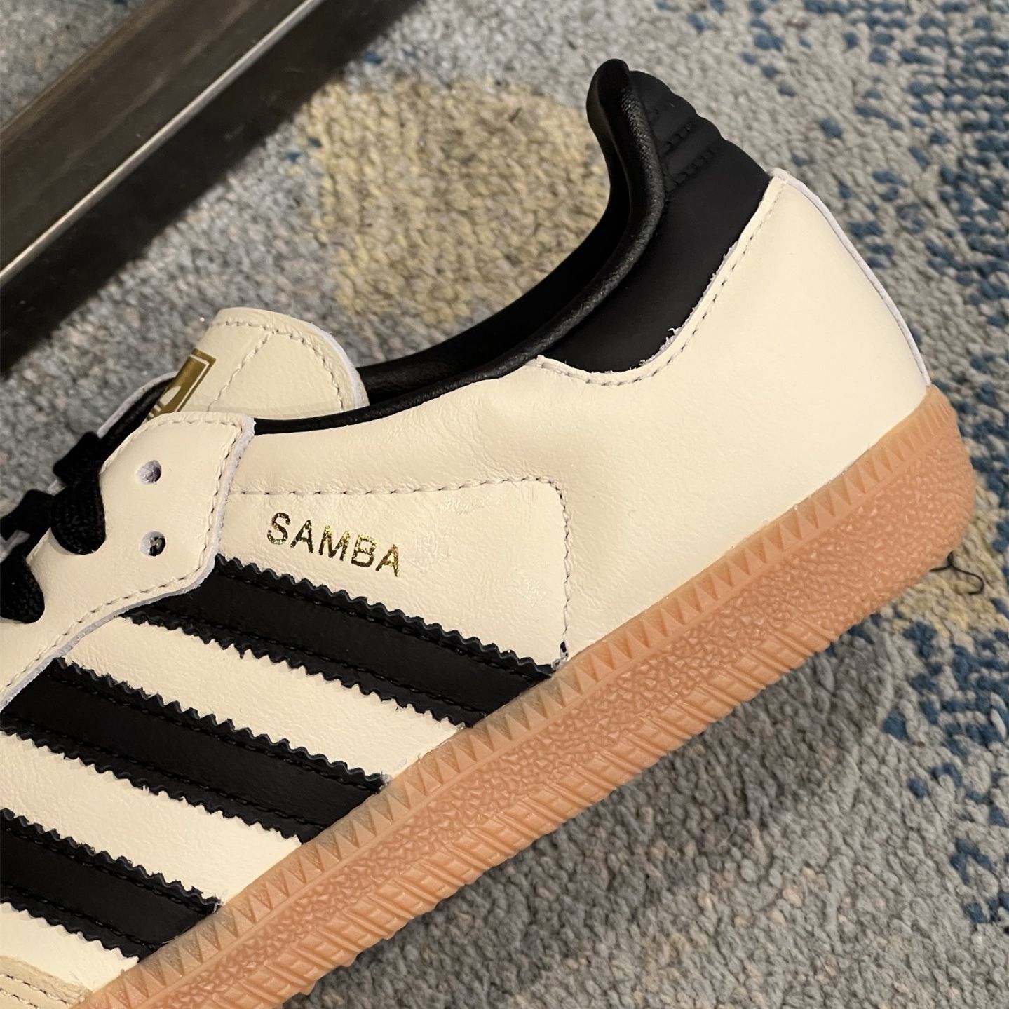 adidas SAMBA originals サンバ OG スニーカーメンズ レディース 男女兼用クリームホワイト/コアブラック/サンドストレータ"