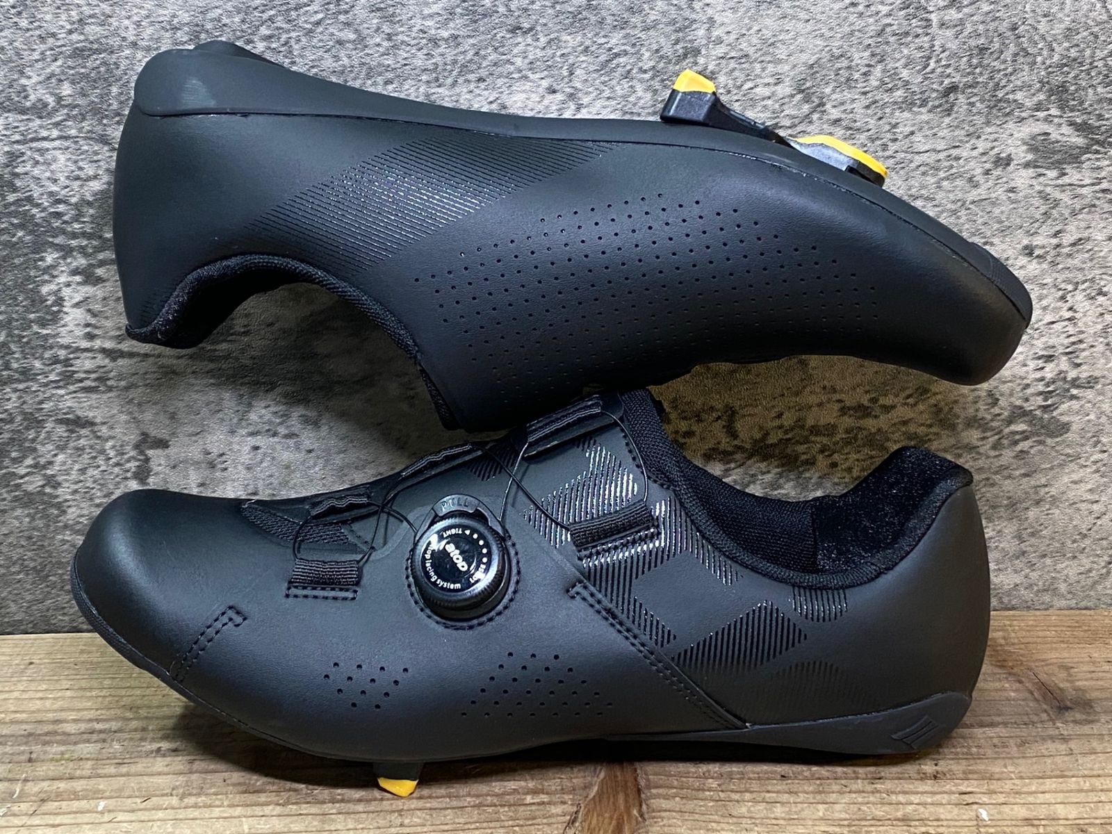 SANTIC サンティックサイクリングシューズ ブラック 27cm 美品 SANTIC サンティックサイクリングシューズ ブラック 27cm 美品 Santic