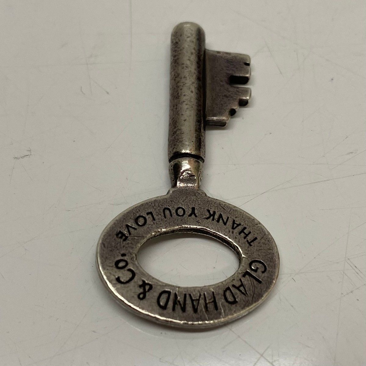 グラッドハンド GLADHAND