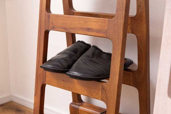 マホガニー の折りたたみ式シューズラック