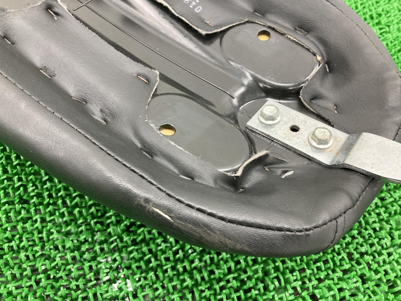 FXDL1580 シート ハーレー 純正 中古 バイク 部品 ダイナ ローライダー