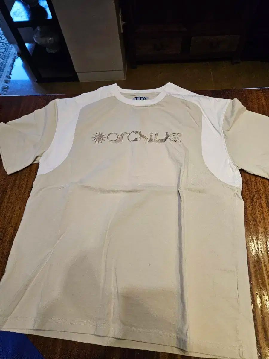 トトウアカイブ Tシャツ m 出品
