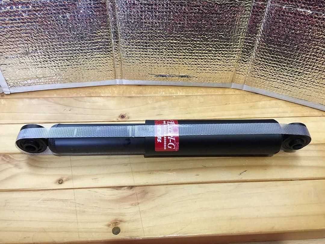 カヤバ ショック ジムニー JB23W/JB33W/JB43W カヤバ リア2本 KYB ジムニー JB23W/JB33W/JB43W ショック カヤバ リア 2本 - メルカリ