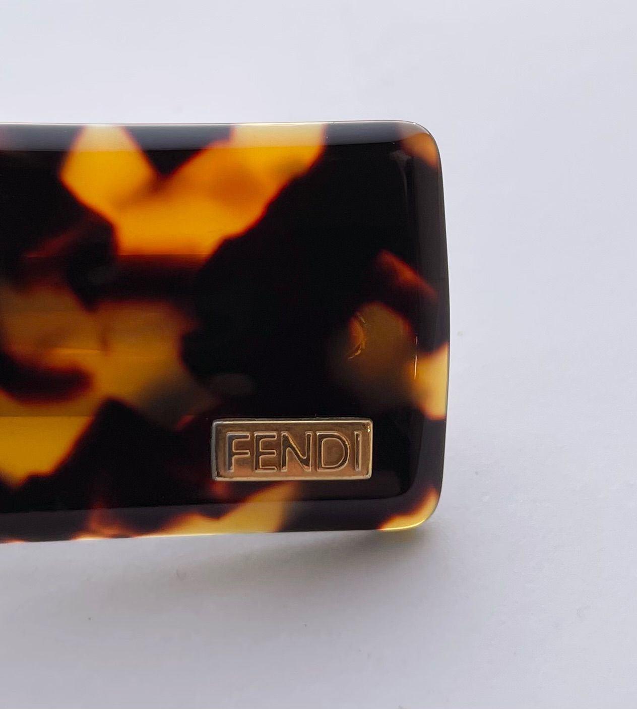 楽天市場】FENDI フェンディ ヴィンテージ べっ甲柄 FFロゴ ブラウン ゴールド金具 プラスチック バレッタ ヘアアクセサリー レディース  408612 【中古】 : BRAND SAMURAI