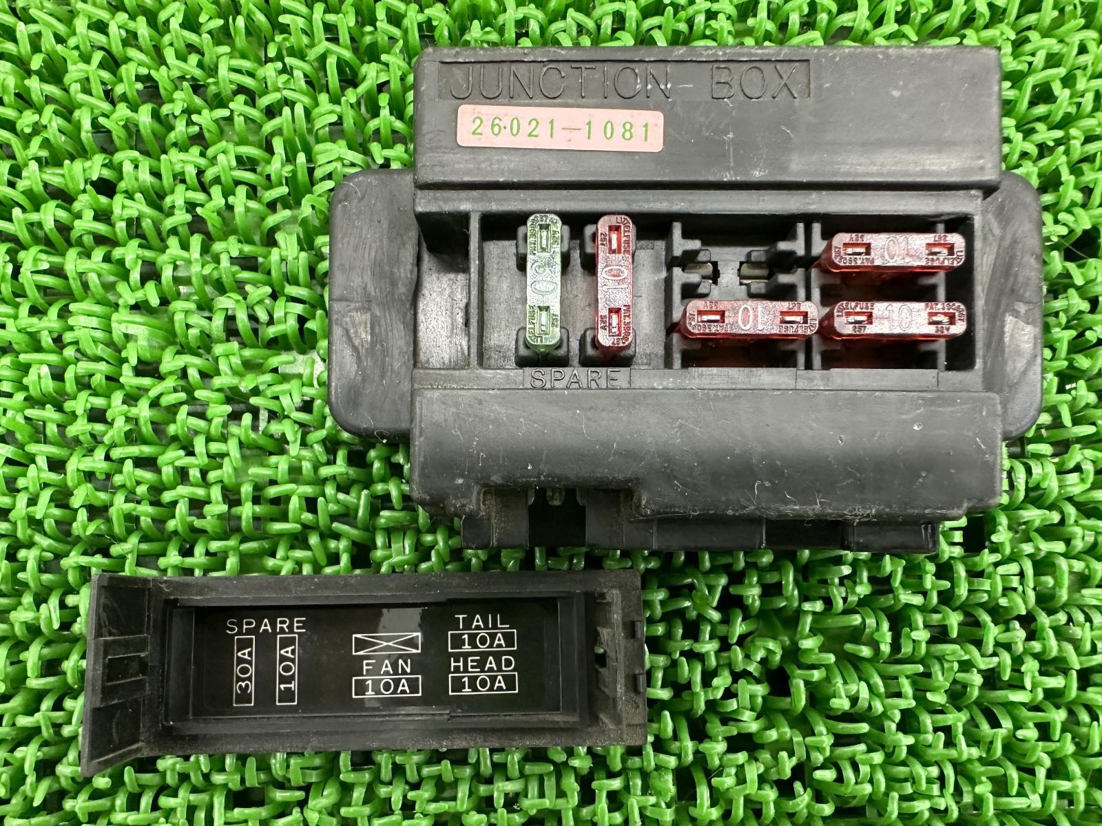 ZZ-R250 ヒューズボックス 26021-1081 カワサキ 純正 中古 EX250H ZZR250 ジャンクションボックス 機能的問題なし 安心のノーマル