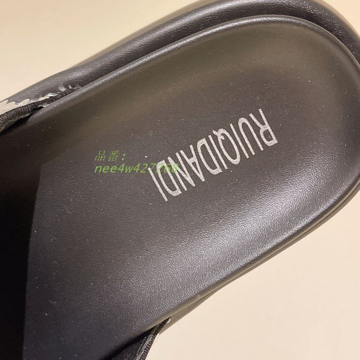 【偽造品10倍補償】公式正規品！スパンコールサンダル サンダル 柔らかい素材 ビーチサンダル コンフォートサンダル 厚底サンダル 靴  宅込 送料無料  nee4w427268 成長対応