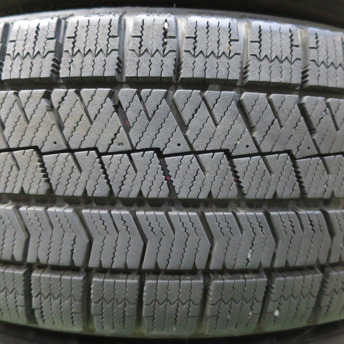 黒吉様送料込み トヨタ純正 30プリウス 国産スタッドレス 195/65R15 黒吉様送料込み トヨタ純正 30プリウス 国産スタッドレス 195