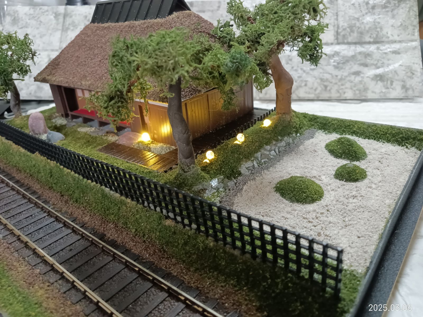 模型・プラモデル 【HOゲージ】茅葺き屋根の古民家 ジオラマ