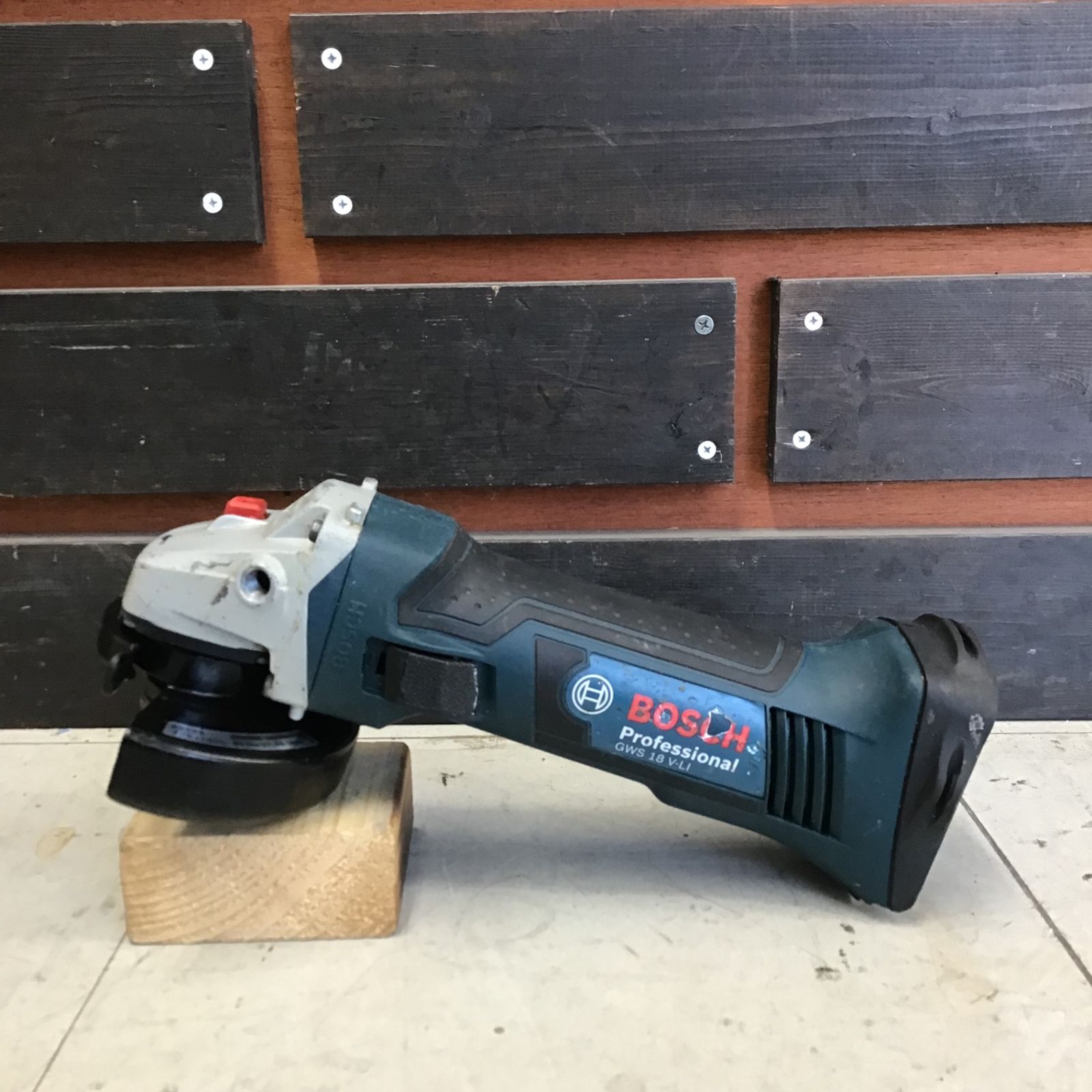 BOSCH/ボッシュ ディスクグラインダ GWS18V-LI 18Volt 5.0Ahバッテリ付き 中古動作品 GWS 18V-7 コードレスディスクグラインダー | Bosch Professional