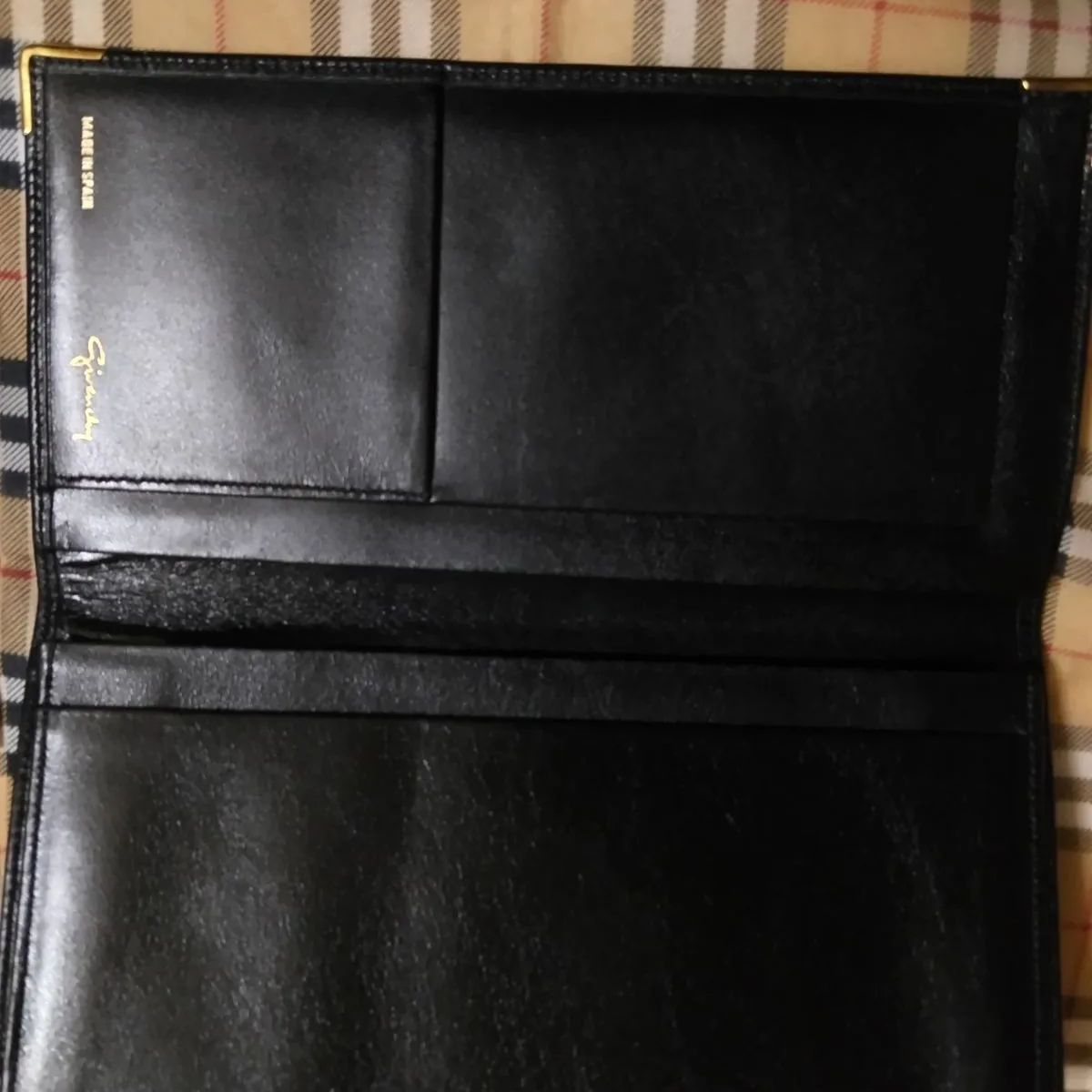 ☆GIVENCHYジバンシー☆長財布☆お札入れ☆黒☆未使用☆本革☆お洒落 