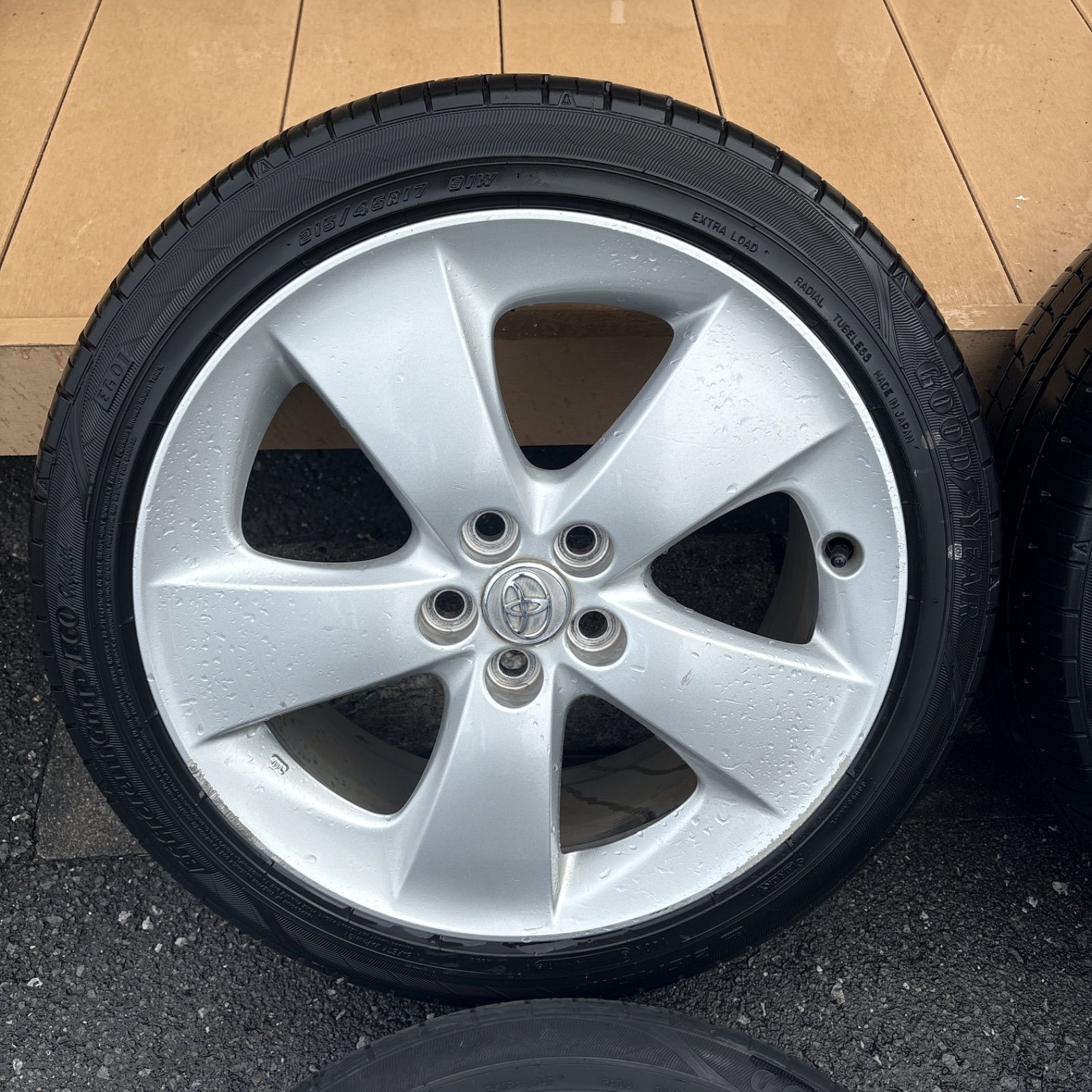 ZVW30 プリウス ツーリング 純正 17インチホイール 7J +50 トヨタ ZVW30 30系 プリウス ツーリング 17インチ 7J＋50 PCD100