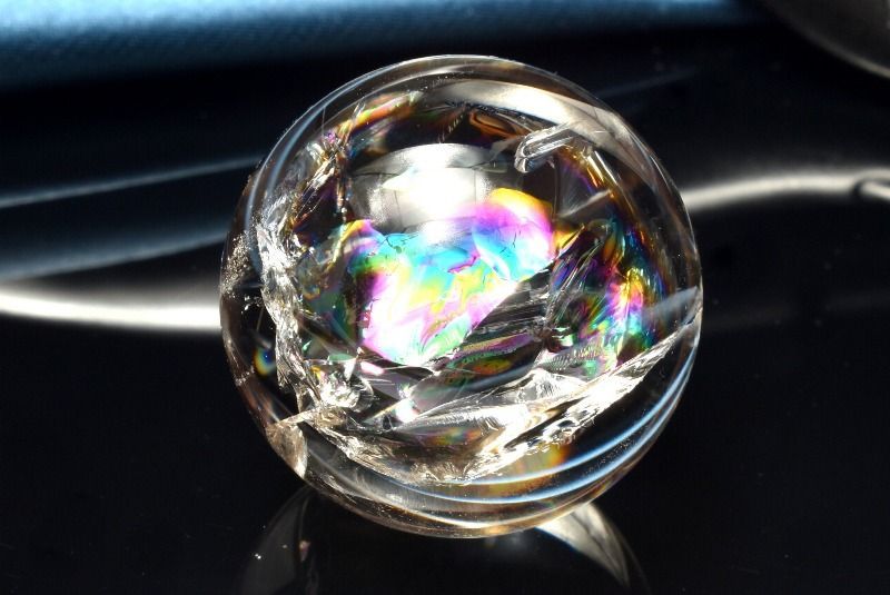 1点物】虹入り レインボー水晶 34mm 丸玉(台座付き) スフィア