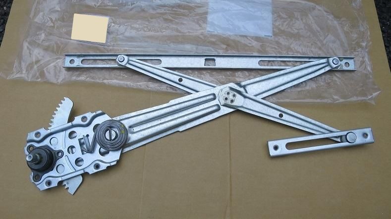 スズキ SUZUKI 純正 JA11 JA12 JA71 JB31 JB32 ジムニー ウィンドウレギュレータ 右 RH 運転席 単品 パーツ エンジン タイヤ バンパー 検索 マフラー