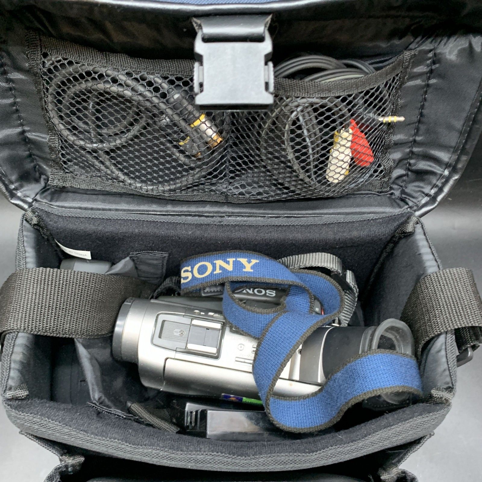 O345 動作未 SONY Handycam DCR-TRV735 ハンディカム ソニー デジタルビデオカメラ ビデオ