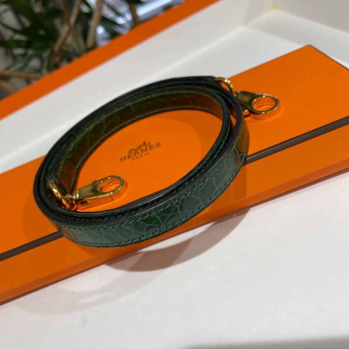 極美品】HERMES エルメス ショルダーストラップ アリゲーターリセ グリーン ゴールド金具 クロコダイル 中古 レディース 女性用 バンドリエール  エキゾチックレザー 本革 緑 希少 レア プレゼント ギフト バッグ用 ケリー ボリード バック - メルカリ