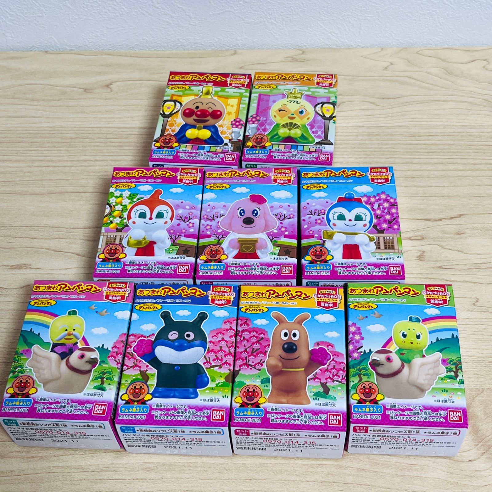 A.アンパンマンひな祭り ◎箱付き◎人形9種、ひな壇・小物・名前