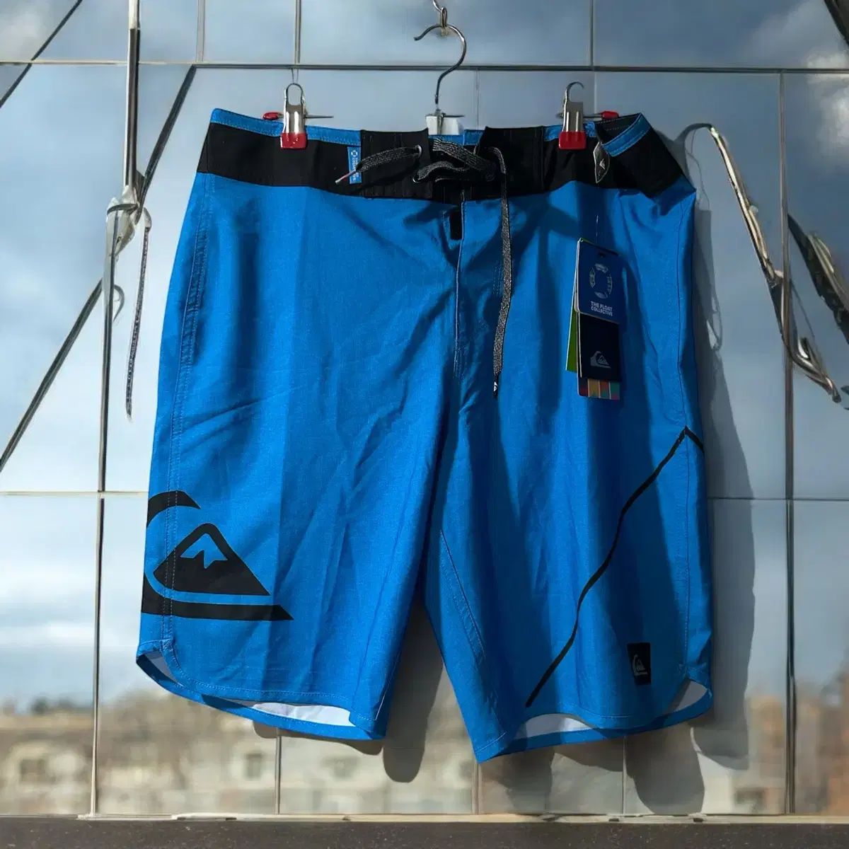 QUIKSILVER